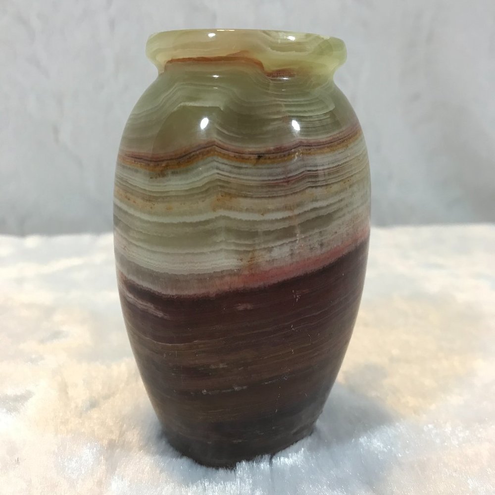 Hand Carved Marble Banded Onyx flower miniature vase - Picture 3 of 8